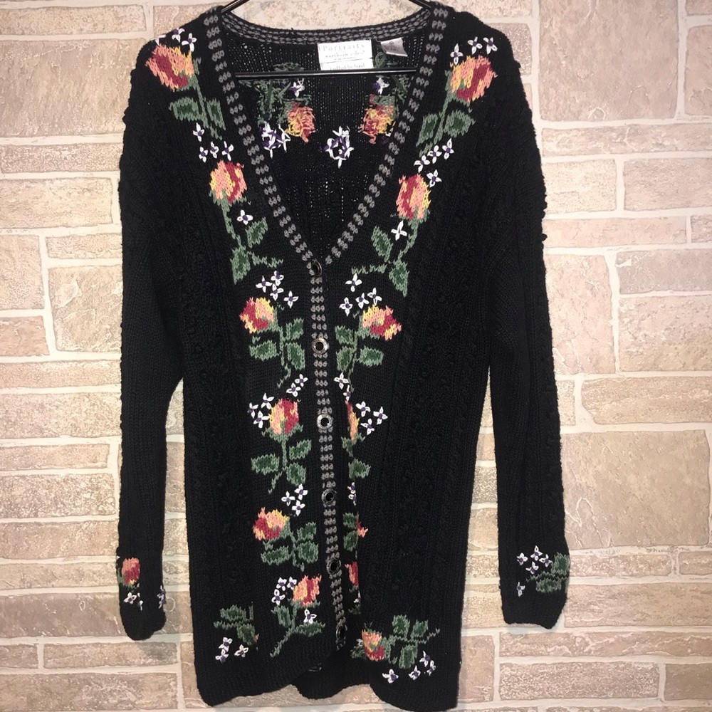 Portraits By Northen Isles Sweater Size medium